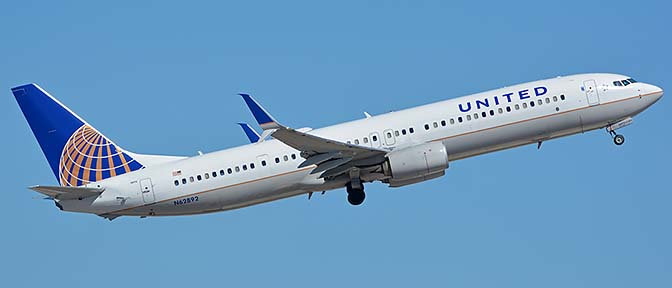 United Boeing 737-924 N62892, Phoenix Sky Harbor, October 14, 2017